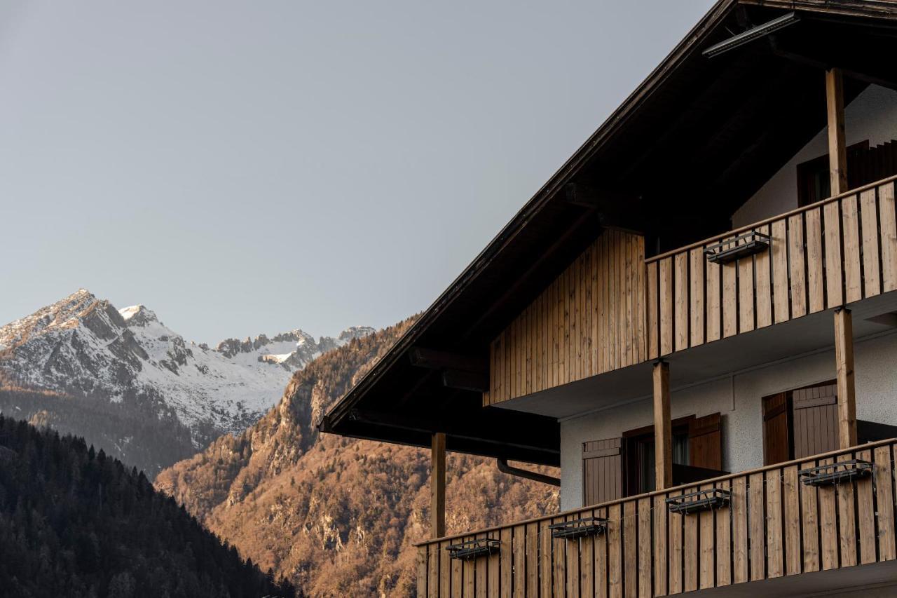 Hotel Lory Pinzolo Exteriör bild